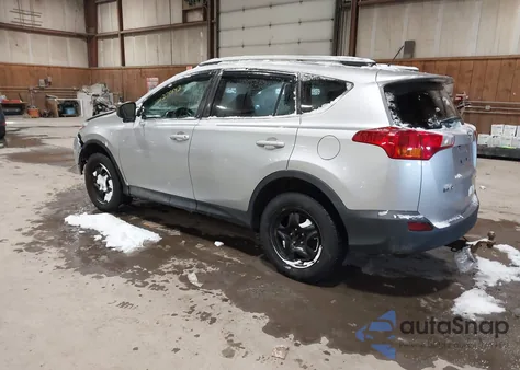 2015 Toyota Rav4 Le z USA, uszkodzony, nr VIN 2T3BFREV2FW343834